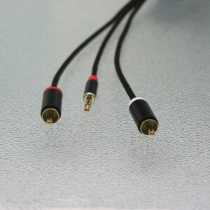 Cable para salida de auxiliar RCA de consola a 1/8 estéreo